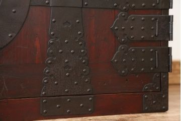 アンティーク家具　古民具・骨董　金具の立派な観音開き時代箪笥ローボード(ローチェスト)