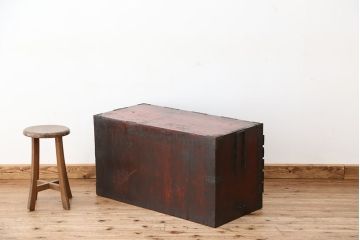 アンティーク家具　古民具・骨董　金具の立派な観音開き時代箪笥ローボード(ローチェスト)