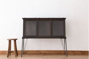 アンティーク家具　アンティーク　古いタバコ屋の鉄脚ガラスケース(ショーケース)