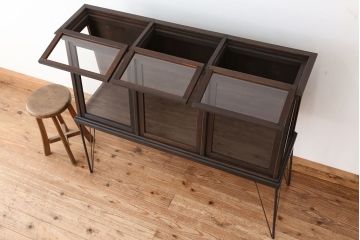 アンティーク家具　アンティーク　古いタバコ屋の鉄脚ガラスケース(ショーケース)