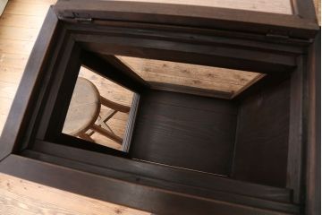 アンティーク家具　アンティーク　古いタバコ屋の鉄脚ガラスケース(ショーケース)