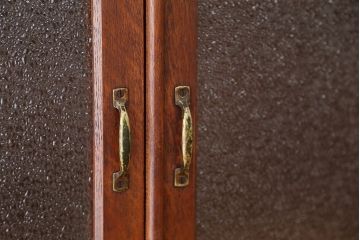 レトロ家具　昭和レトロ　素敵なデザイン!古い木の二段重ね引き出し収納棚