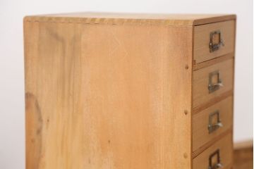 レトロ家具　レトロなデザインのネームプレート付小引き出し