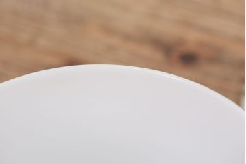 古い乳白ガラスの丸い吊り下げ照明(天井照明、電笠)