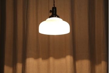 古い乳白ガラスの吊り下げ照明(天井照明、電笠)
