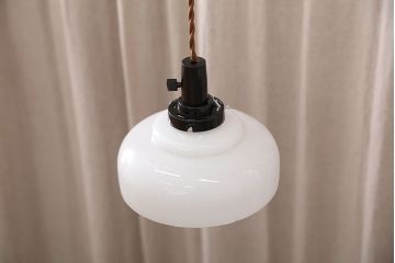 古い乳白ガラスの吊り下げ照明(天井照明、電笠)