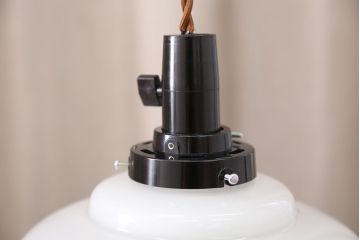古い乳白ガラスの吊り下げ照明(天井照明、電笠)