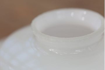 古い乳白ガラスの吊り下げ照明(天井照明、電笠)