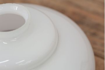 古い乳白ガラスの吊り下げ照明(天井照明、電笠)
