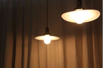 古いお家のレトロな平笠照明　2枚セット