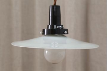 古いお家のレトロな平笠照明　2枚セット