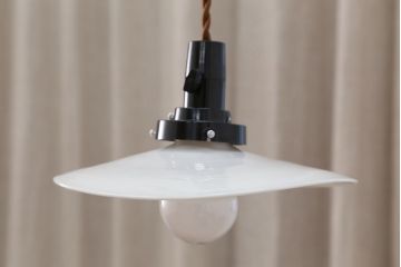 古いお家のレトロな平笠照明　2枚セット