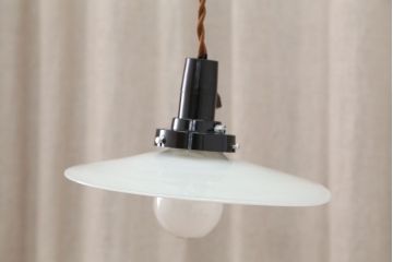 古いお家のレトロな平笠照明　2枚セット?