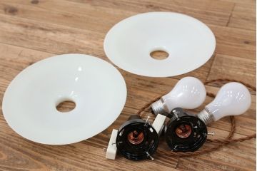 古いお家のレトロな平笠照明　2枚セット?