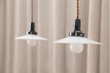 古いお家のレトロな平笠照明　2枚セット?