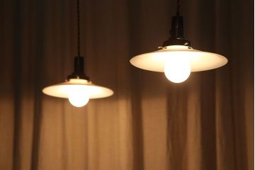 古いお家のレトロな平笠照明　2枚セット?