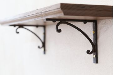 アンティーク雑貨　アンティークな雰囲気!　ホワイトアッシュ材のブラックアイアンステー壁面飾り棚【小】(色=ナチュラルブラウン)(2)