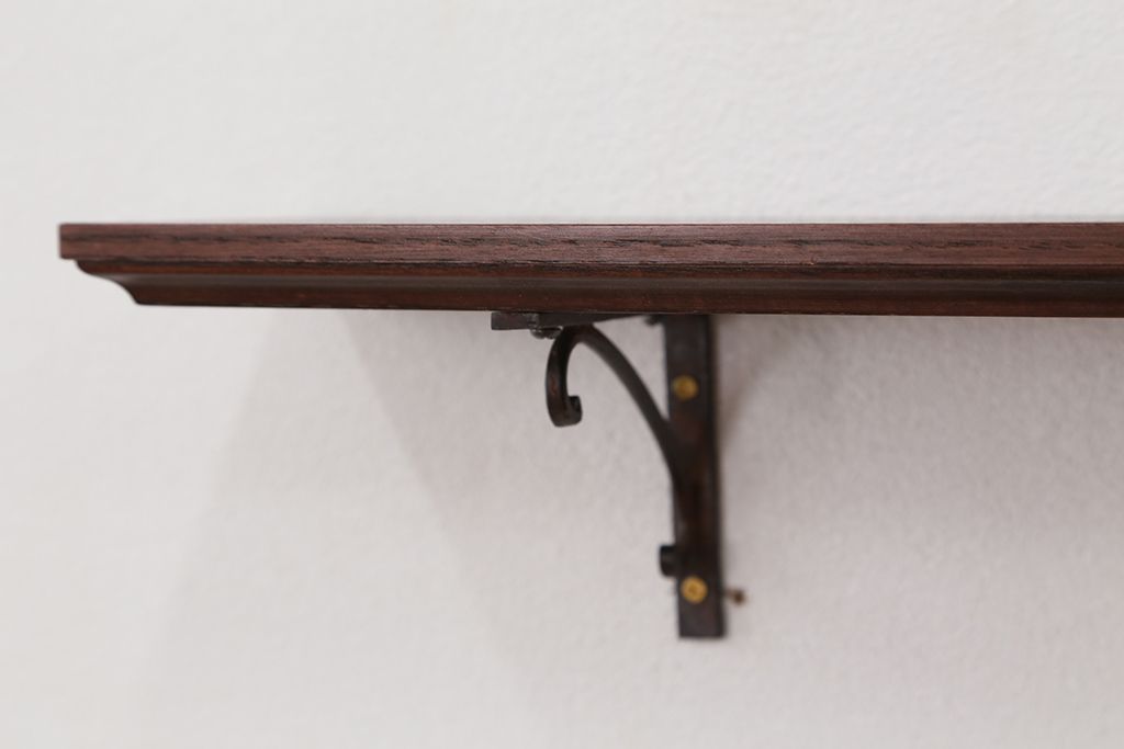 アンティーク雑貨　アンティークな雰囲気!　ホワイトアッシュ材のブラックアイアンステー壁面飾り棚(小)(色=ダークブラウン)(1)