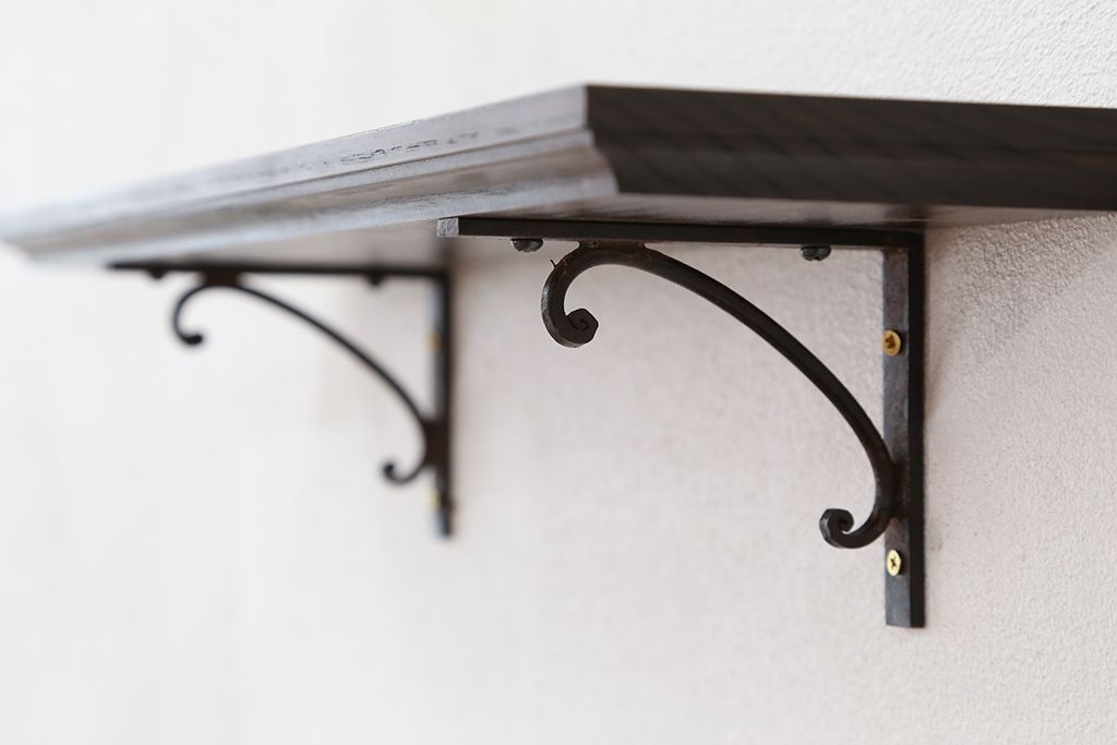 アンティーク雑貨　アンティークな雰囲気!　ホワイトアッシュ材のブラックアイアンステー壁面飾り棚【小】(色=ダークブラウン)(2)