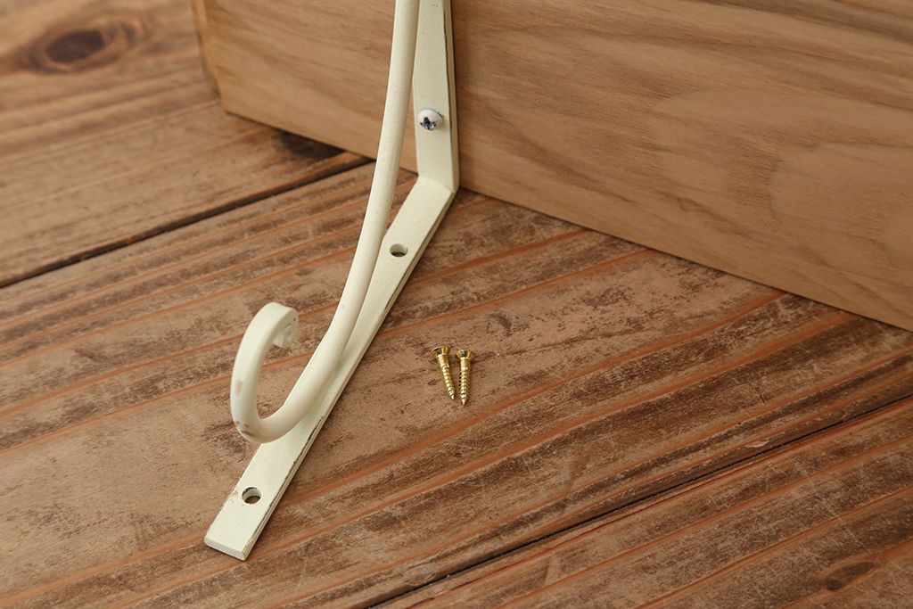 アンティーク雑貨　アンティークな雰囲気!ホワイトアッシュ材のホワイトアイアンステー壁面飾り棚【中】(色=ナチュラルホワイト)(1)