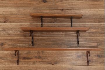 アンティーク雑貨　アンティークな雰囲気!　ホワイトアッシュ材のブラックアイアンステー壁面飾り棚【中】(色=ナチュラルブラウン)(2)