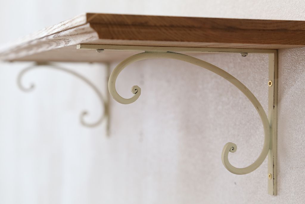 アンティーク雑貨　アンティークな雰囲気!ホワイトアッシュ材のホワイトアイアンステー壁面飾り棚(大)(色=ナチュラルホワイト)(1)