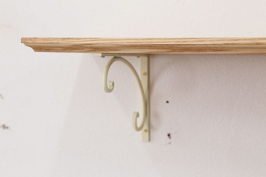 アンティーク雑貨　アンティークな雰囲気!ホワイトアッシュ材のホワイトアイアンステー壁面飾り棚(大)(色=ナチュラルホワイト)(1)