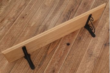 アンティーク雑貨　アンティークな雰囲気!　ホワイトアッシュ材のフレンチステー壁面飾り棚(色=ナチュラルホワイト)(3)