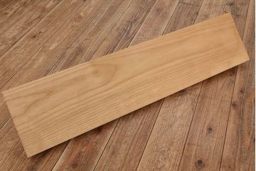 アンティーク雑貨　アンティークな雰囲気!　ホワイトアッシュ材のフレンチステー壁面飾り棚(色=ナチュラルホワイト)(3)