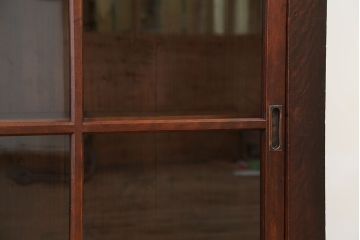 アンティーク家具　古民具・骨董　重厚な骨太枠の関西収納棚(飾り棚・食器棚・ガラスケース・水屋箪笥)