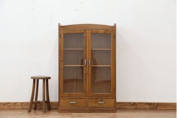 レトロ家具　アンティーク　レトロなデザインのシンプルな本箱