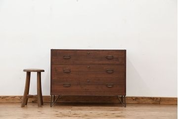 アンティーク家具　アンティーク　鉄脚ローチェスト?(ローボード)