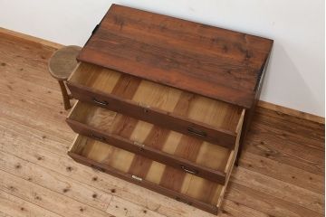アンティーク家具　アンティーク　鉄脚ローチェスト?(ローボード)