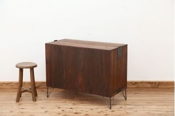 アンティーク家具　アンティーク　鉄脚ローチェスト?(ローボード)