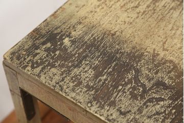 レトロ家具　アンティーク　レトロなデザインのシンプルなサイドテーブル