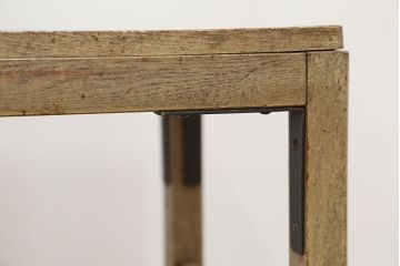 レトロ家具　アンティーク　レトロなデザインのシンプルなサイドテーブル