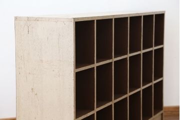 アンティーク家具　アンティーク　古い学校の大きなマス目棚(飾り棚、陳列棚、下駄箱)