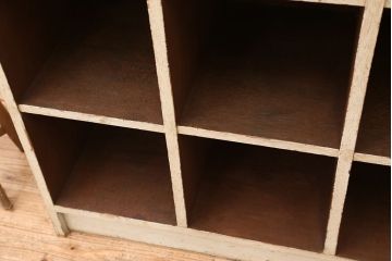 アンティーク家具　アンティーク　古い学校の大きなマス目棚(飾り棚、陳列棚、下駄箱)