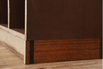 アンティーク家具　アンティーク　古い学校の大きなマス目棚(飾り棚、陳列棚、下駄箱)