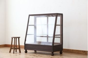 アンティーク家具　アンティーク　素敵なデザイン!古いタバコ屋の台形ガラスケース