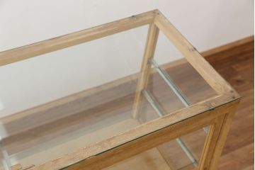 レトロ家具　アンティーク　古い駄菓子屋のレトロな台形ガラスケース?(ショーケース)