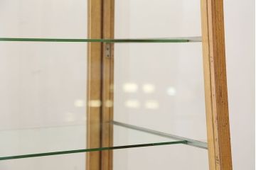 レトロ家具　アンティーク　古い駄菓子屋のレトロな台形ガラスケース?(ショーケース)