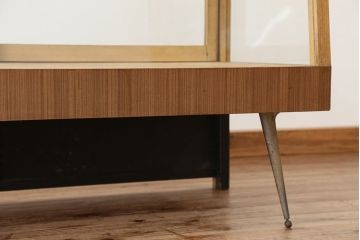 レトロ家具　アンティーク　古い駄菓子屋のレトロな台形ガラスケース?(ショーケース)