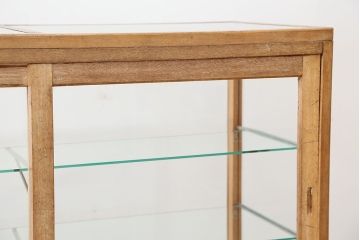 アンティーク　古い雑貨屋のレトロなガラスケース(ショーケース)