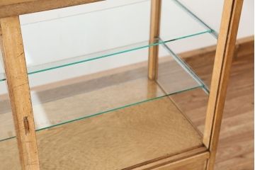 アンティーク　古い雑貨屋のレトロなガラスケース(ショーケース)
