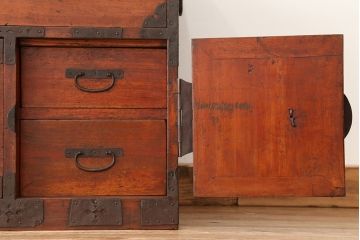 アンティーク家具　古民具・骨董　古いお家の時代箪笥ローボード?(ローチェスト)