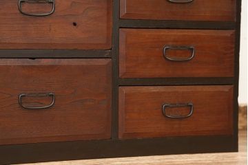 アンティーク家具　アンティーク　シックな時代箪笥ローチェスト(ローボード)