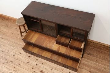 アンティーク家具　アンティーク　素敵なデザイン!古い木のモールガラスローチェスト