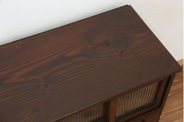 アンティーク家具　アンティーク　素敵なデザイン!古い木のモールガラスローチェスト