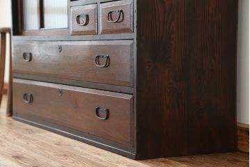 アンティーク家具　アンティーク　素敵なデザイン!古い木のモールガラスローチェスト